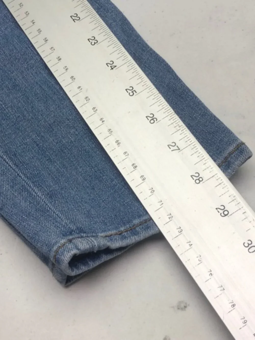 GUESS 1981 SKINNY JEANS 32x28 ⭐️